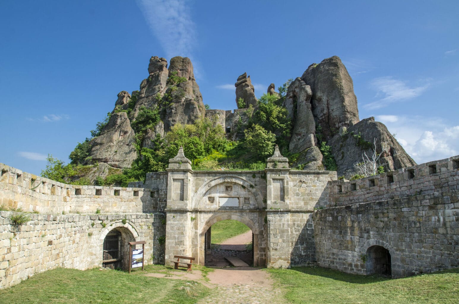 Fortresses & Castles in Bulgaria - Archaeology Travel